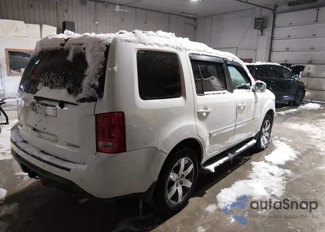 2013 Honda Pilot Touring z USA, uszkodzony, nr VIN 5FNYF3H97DB023921